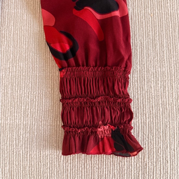 Akris Punto Red Floral Silk High Neck Ruffles Blouse size 12 - Picture 10 of 10
